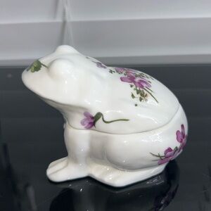 1960s Spode Bone China Frog Lidded Trinket Box by Hammersley in Victorian